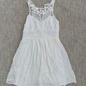 Lace crotchet white dress. Causal cute!